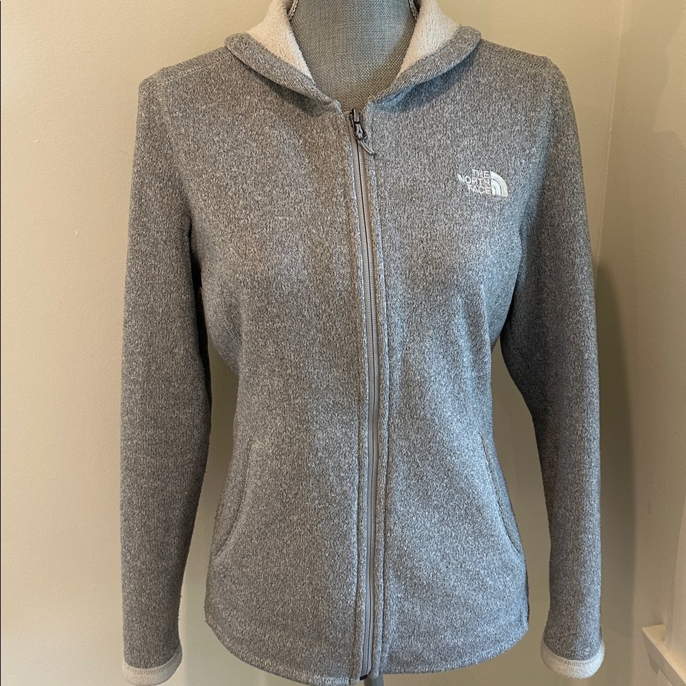 North face jacket. - Picture 3 of 6